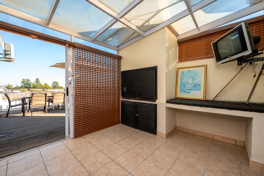 3 Bedroom Property for Sale in Zevenzicht Western Cape